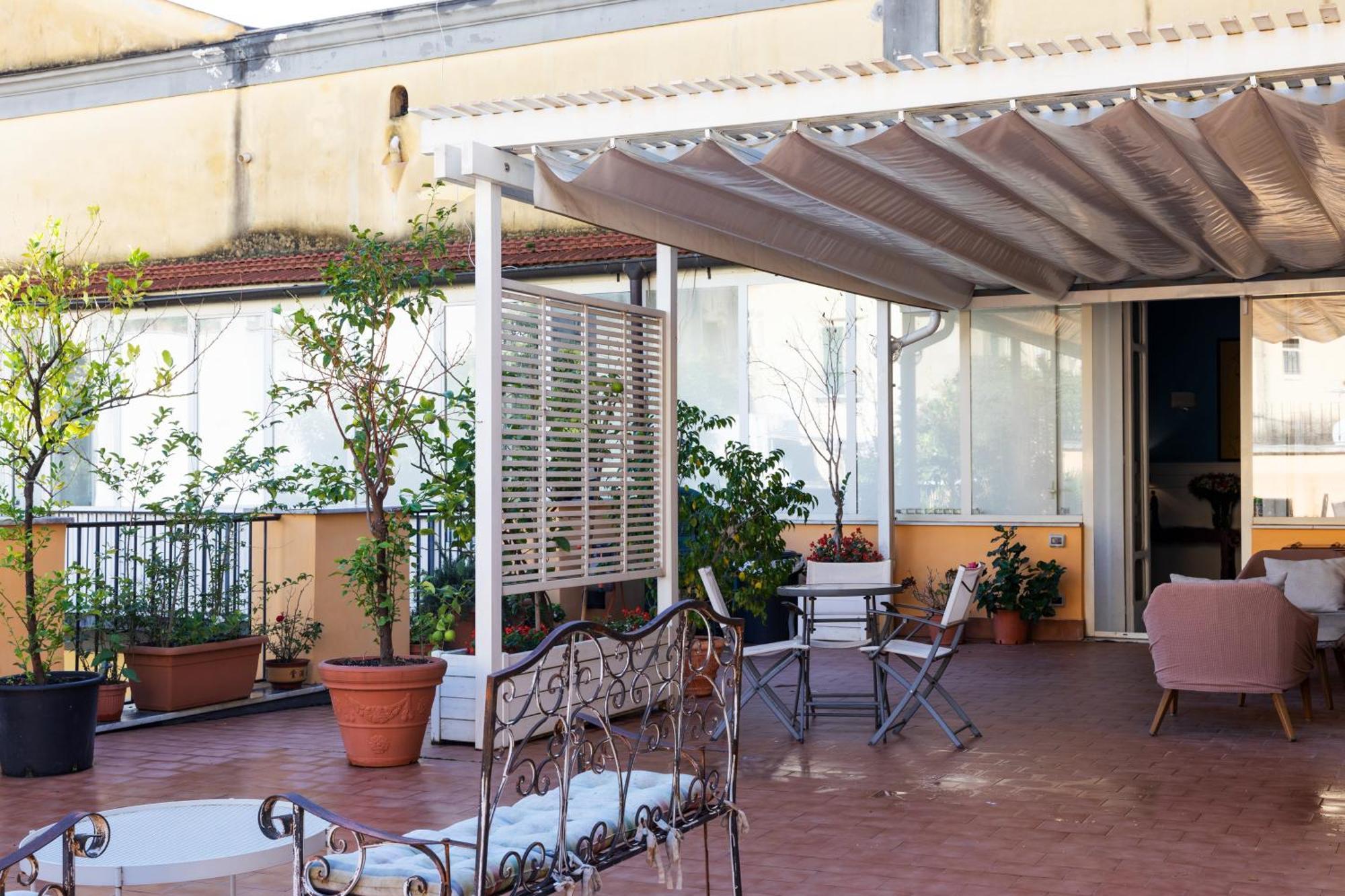 B&B Palazzo Mirelli เนเปิลส์ ภายนอก รูปภาพ