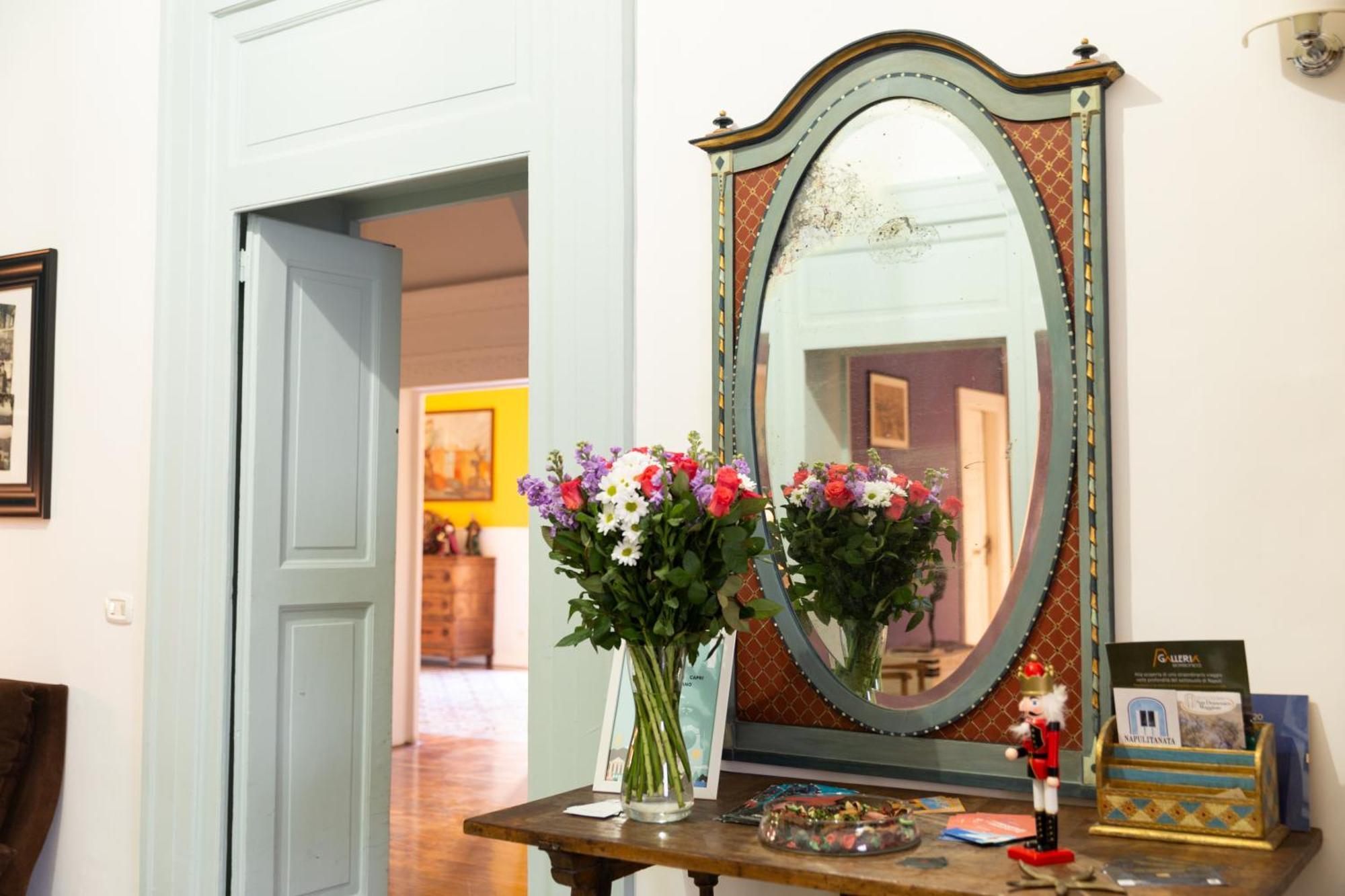 B&B Palazzo Mirelli เนเปิลส์ ภายนอก รูปภาพ