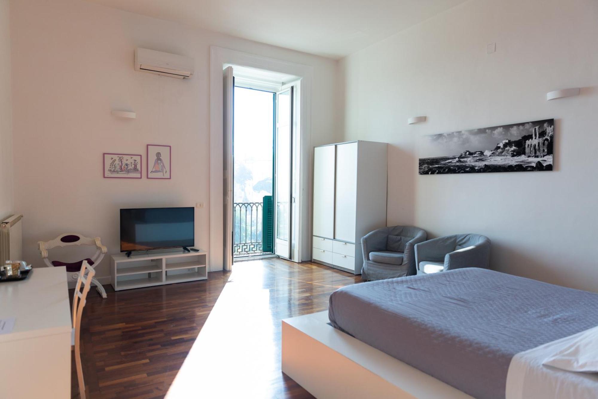 B&B Palazzo Mirelli เนเปิลส์ ภายนอก รูปภาพ