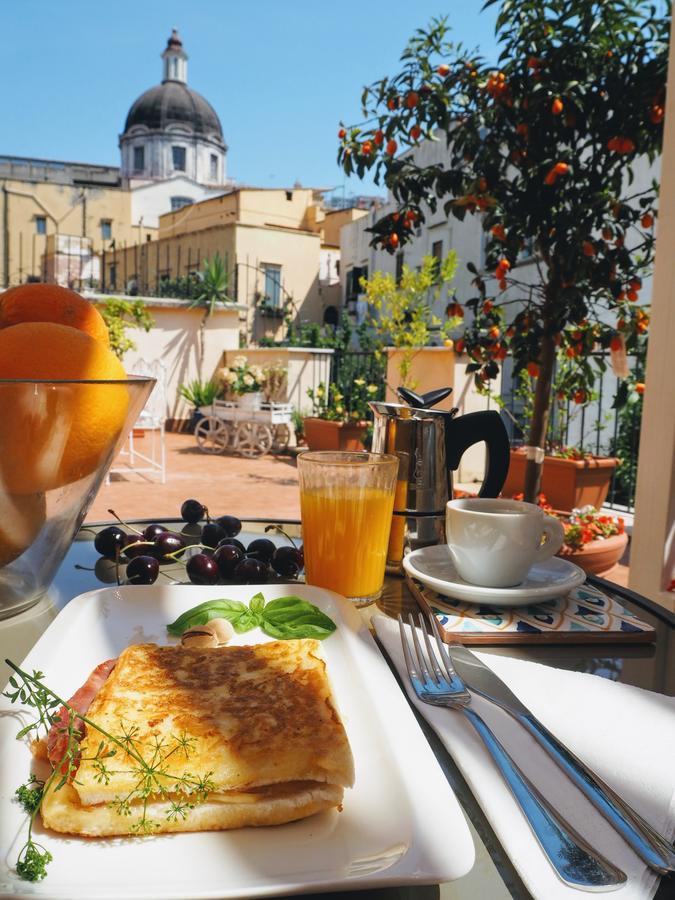 B&B Palazzo Mirelli เนเปิลส์ ภายนอก รูปภาพ