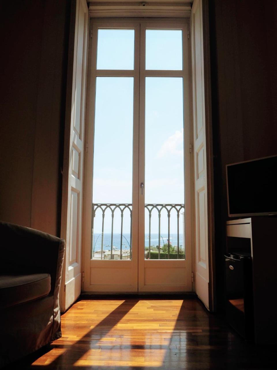 B&B Palazzo Mirelli เนเปิลส์ ภายนอก รูปภาพ